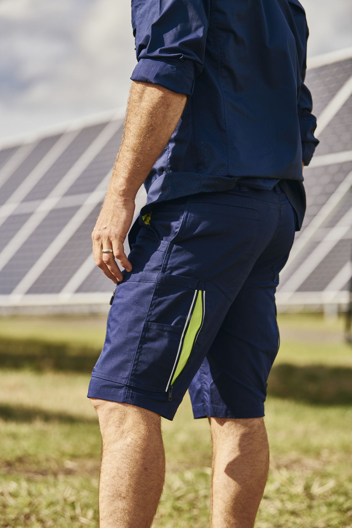 X Airflow™ Stretch Ripstop Vented Cargo Short