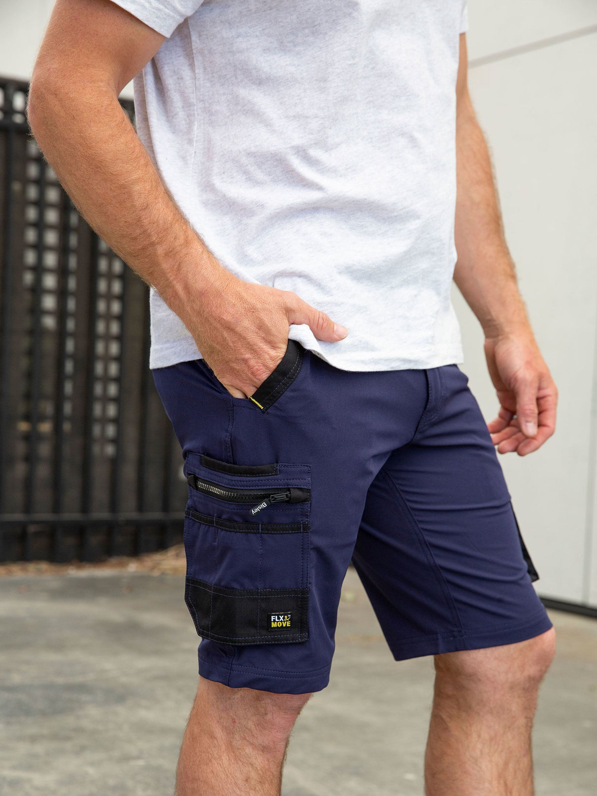 Flx & Move™ 4-Way Stretch Zip Cargo Short